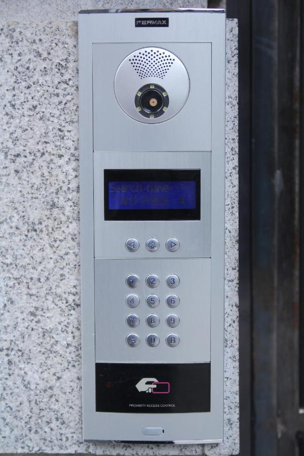 Parilament On Rustaveli 4 Rooms Tbilisi Exteriör bild